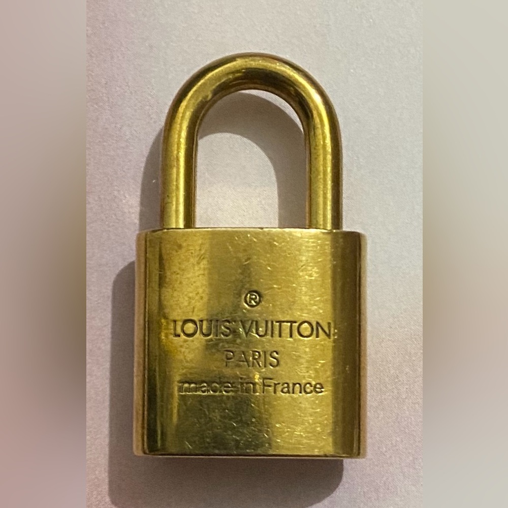 Louis Vuitton Lock Key #329